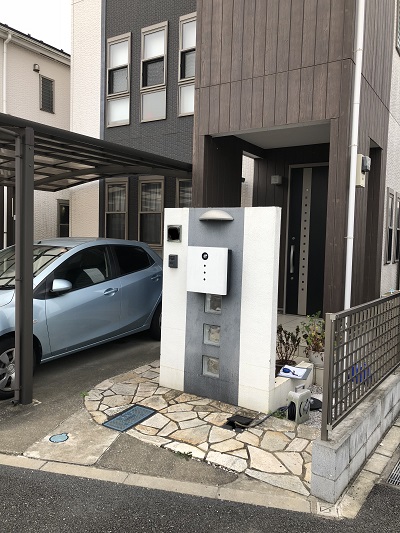 ご家族の動線とプライバシーを守る玄関アプローチ